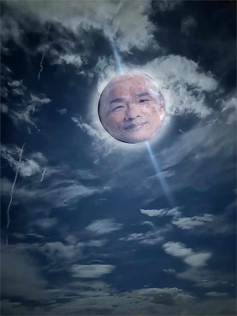 禿子跟著月亮走？網友P圖韓國瑜「超級藍月」笑翻：看到會發大財