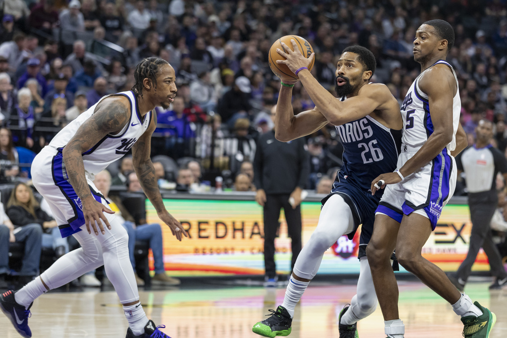 NBA(影)/風雨飄搖國王擊敗獨行俠 代理總教練奪首勝止連敗