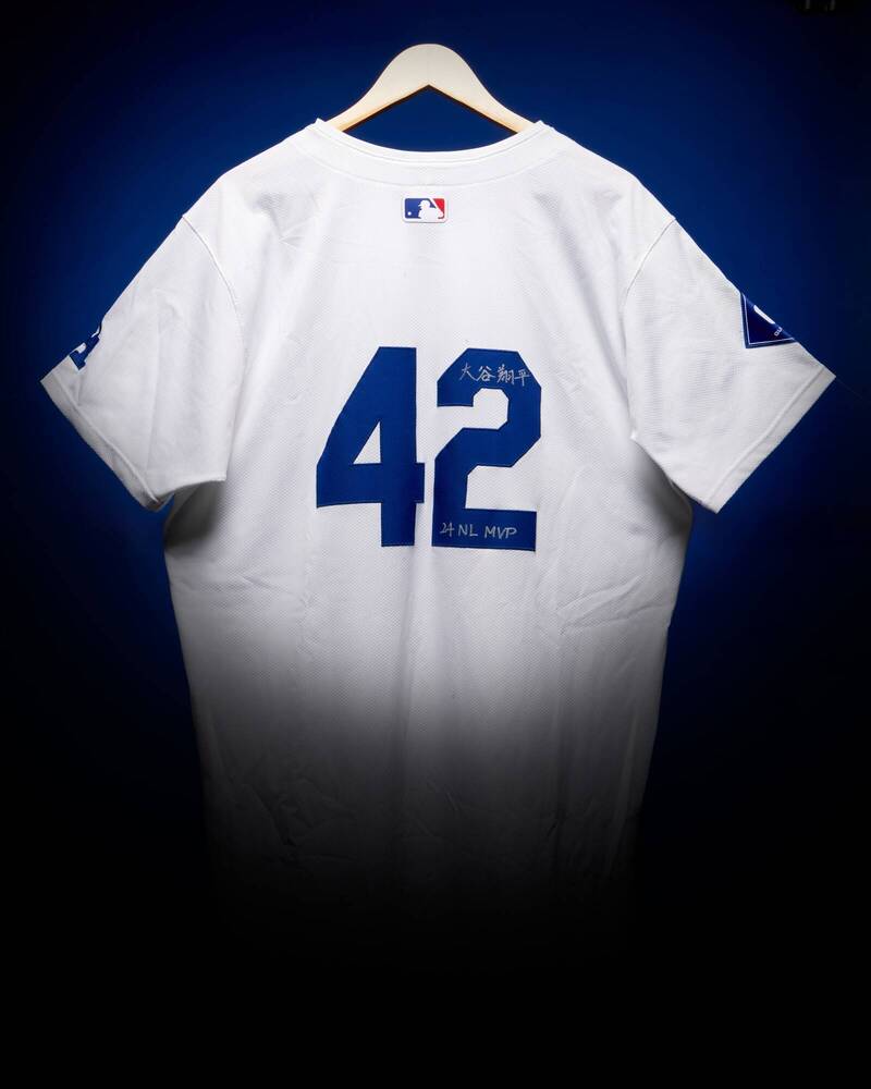 MLB(影)/大谷翔平特別的「42號」球衣競標破千萬!附上MVP簽名球迷搶瘋