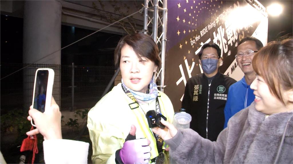 快凍僵!柯凌晨3點多完成一日北高 黃珊珊:手很痛!明年應該不會來