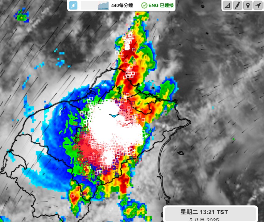 鄭明典PO圖「一片紅」開炸北台灣！728以來大雨連發⋯專家：每天達豪雨等級