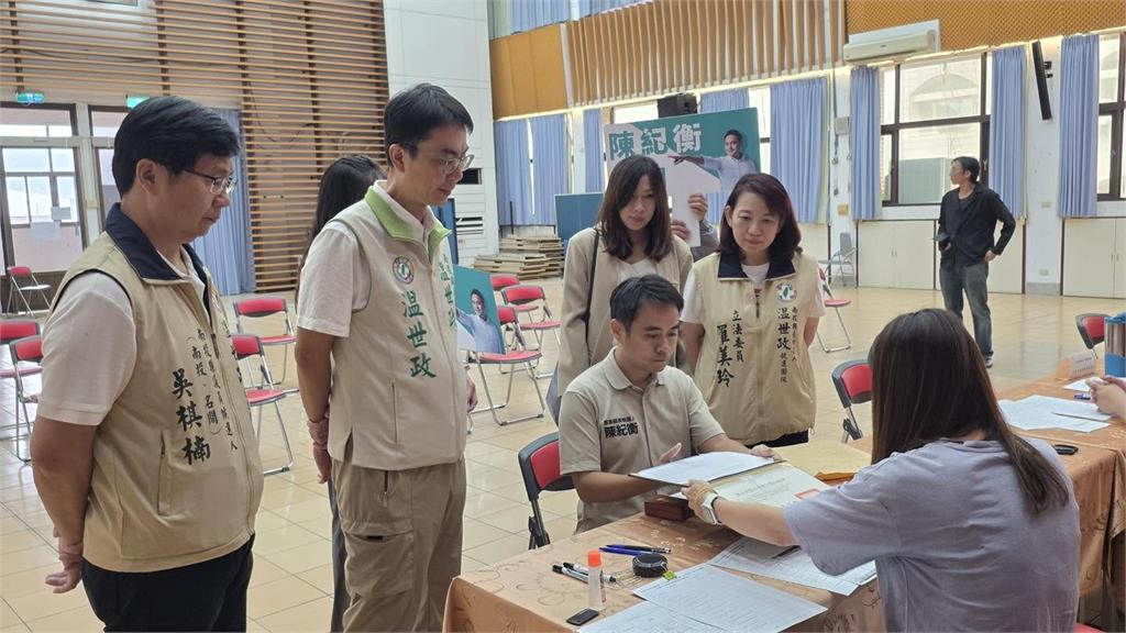 快新聞／民進黨出大招！「老鎮長」回鍋參選中部重鎮　綠營政要全到齊