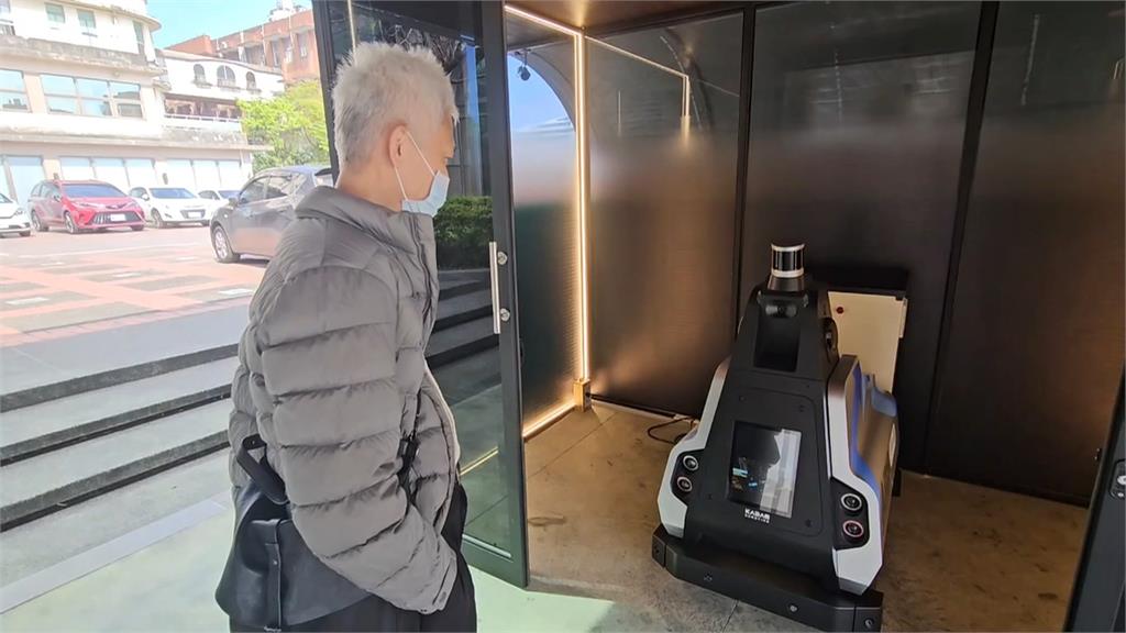 全台首創AI無人稽查車在基隆 亂丟垃圾、吸菸全偵測 網友:中國製 恐人臉個資外洩?