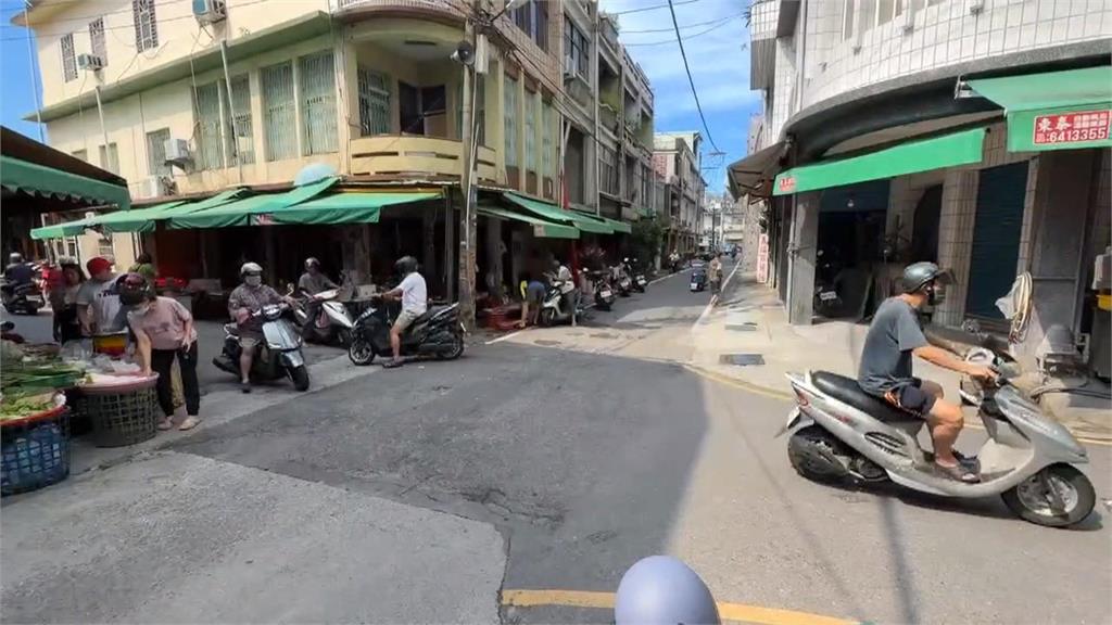 68歲嬤騎車載14歲孫子被撞飛　機車騎士竟肇事逃逸
