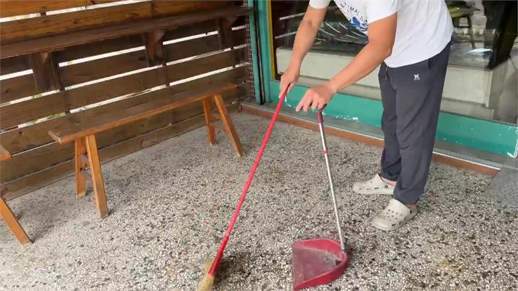 知名豬腳便當驚見「整隻小強」　業者致歉：街上噴藥　爬出來逃竄