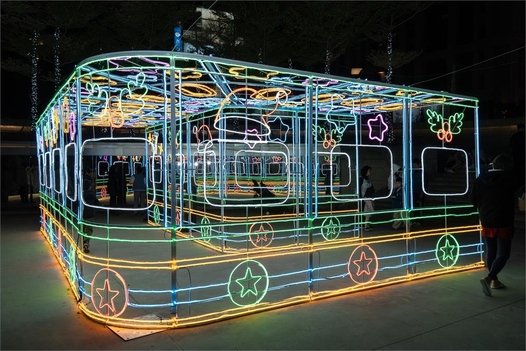 2025新竹FUN聖誕璀璨點燈!邱臣遠代理市長:點亮舊城、迎接最美冬季