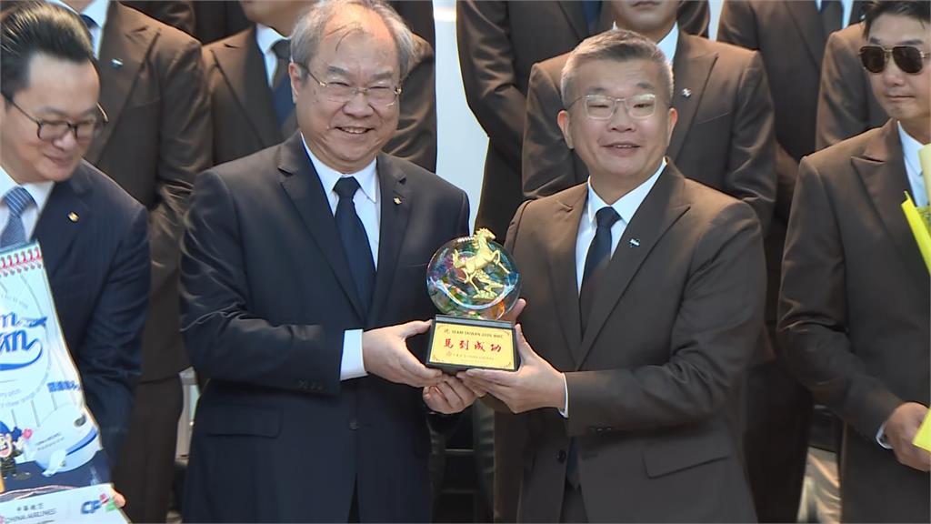 出發日本！球迷送機祝福台灣隊　陳傑憲：希望3/10不要在台灣見