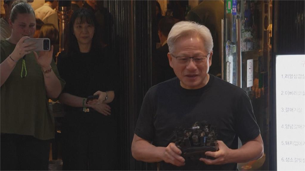 大跳「獵魔女團歌曲」掀話題 黃仁勳今將登板蠶室球場開球
