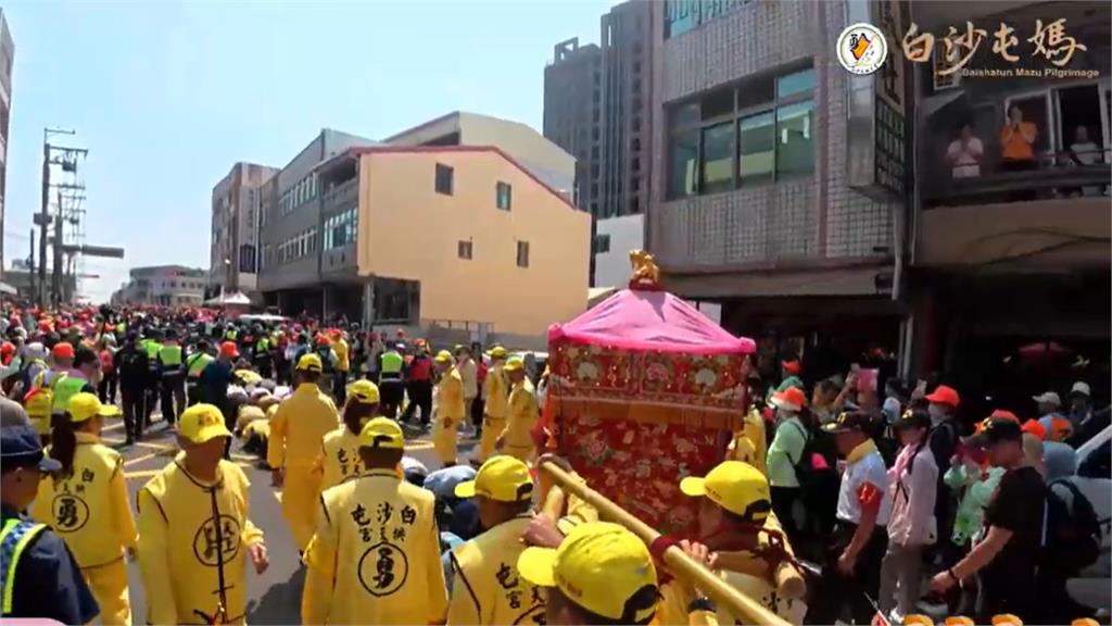 白沙屯媽祖現神蹟!賜罹癌夫「聖筊」 4個月後「癌細胞清零」妻激動告白