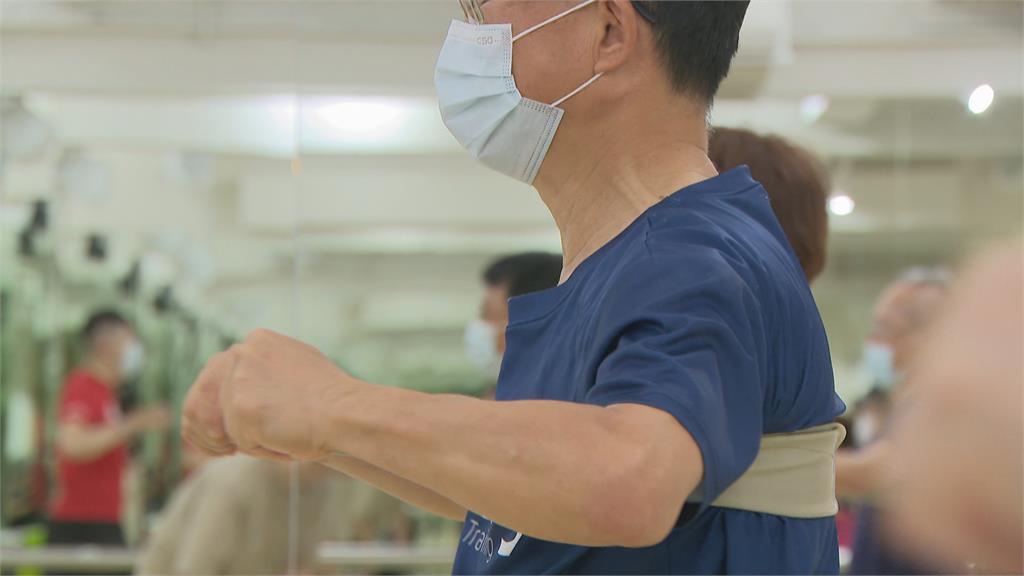 業者搶攻銀髮族運動商機 71歲銀髮族健身竟回春