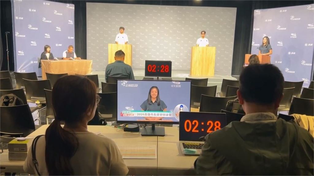 柯志恩酸對手「不要背稿」反傷自家人？網傻眼笑了：妳偷臭蔣萬安幹嘛