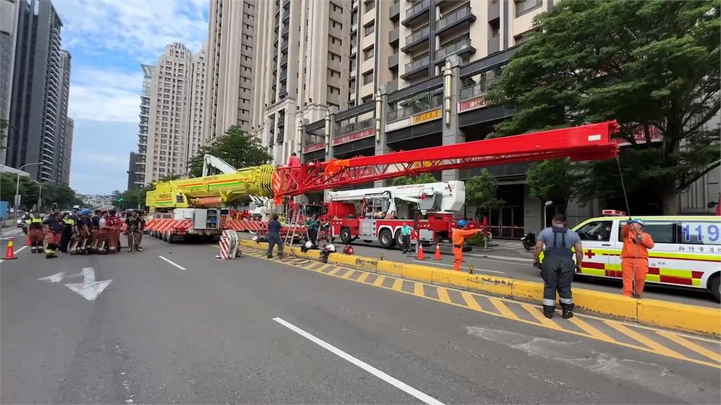 竹高樓火警「吊車大王」出手 出動180噸吊車即刻救援