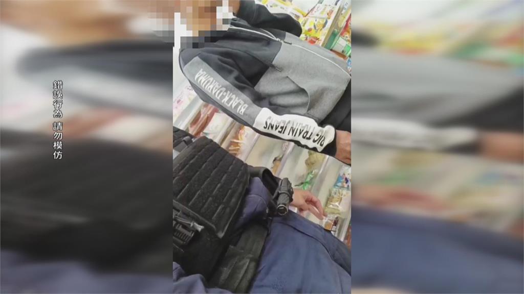 疑"不讓路撞肩"爆衝突! 4男超商扭打掛彩互告