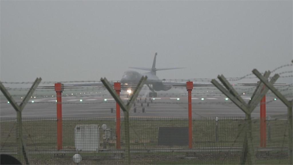 川普親接6美軍遺體回國 放話美伊戰爭「沒時間限制」