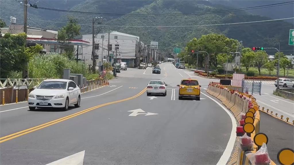 清潔車違規右轉險釀車禍 按喇叭又飆罵直行計程車