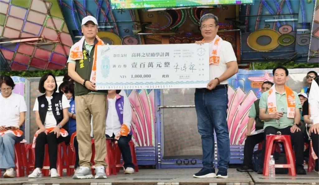 高科大澄清湖教師節健走盛會 逾2500人共襄盛舉 華陀扶元堂攜手傳遞愛心