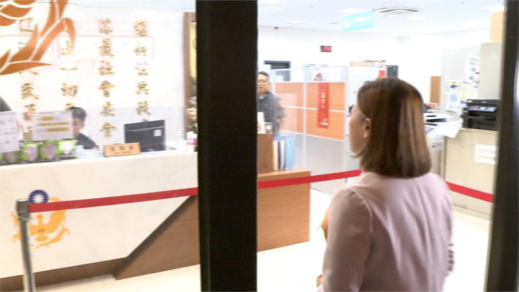 揭李四川文宣違規被咒「不怕報應到孩子身上」　陳乃瑜前往派出所報案