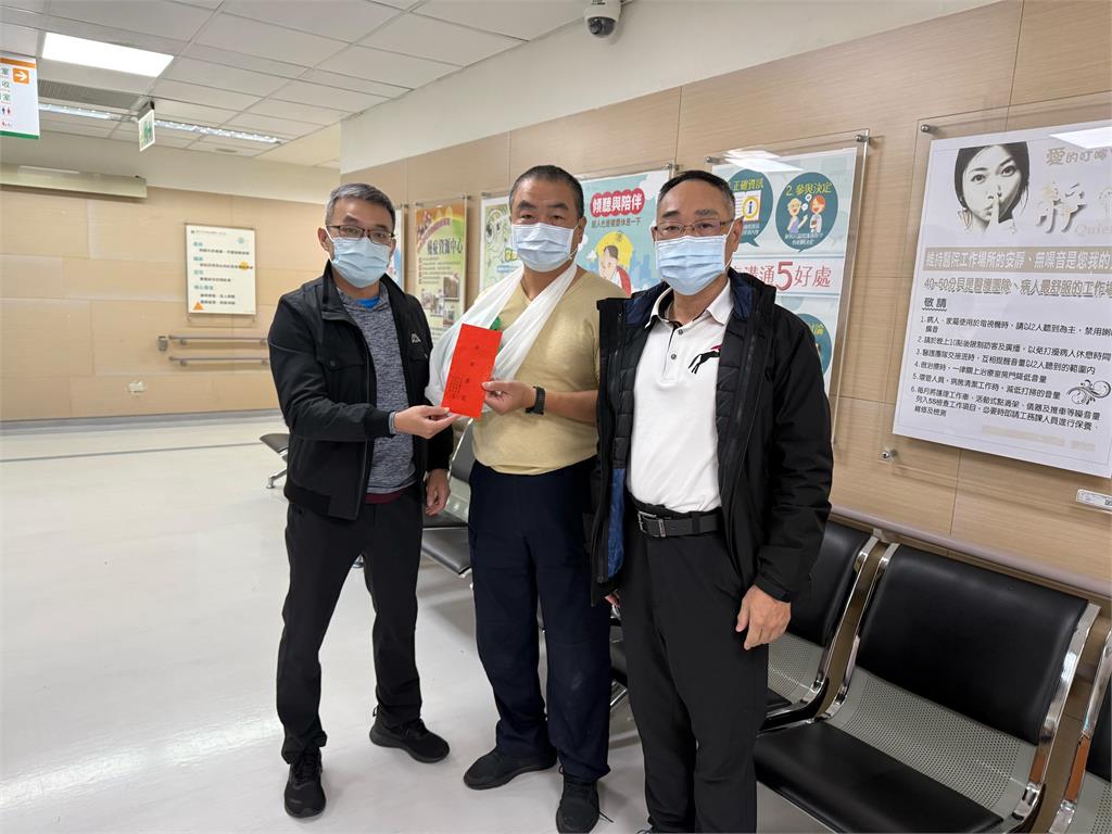 快新聞／又有員警受傷！為蔡英文執行勤務「遭迴轉車撞擊」　傷勢曝光了