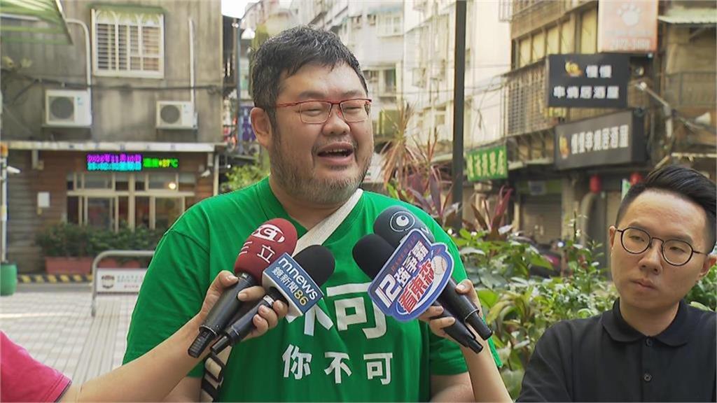 評論「黃國昌健身」遭小草嗆：畫面心酸！四叉貓神回「這句」全場讚邏輯滿分