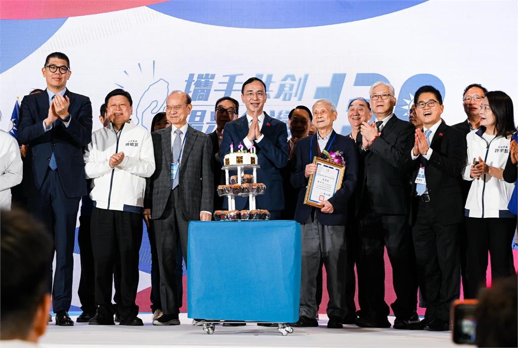 國民黨豪刪總預算!「24%藍營支持者」挺不下去 媒體人點「關鍵危機」警示了