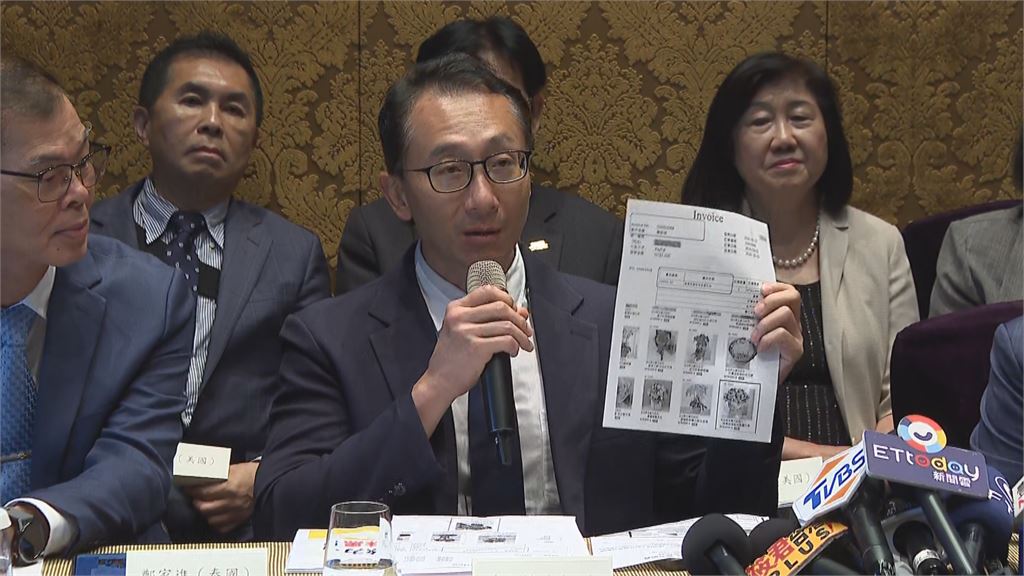 快新聞／僑委哭了！不捨「在海外為台灣努力」遭抹黑　他出示收據：花是我自掏腰包