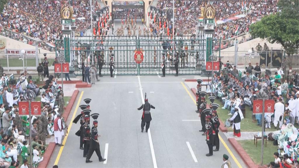 印巴獨立75週年　軍操表演吸引大批觀眾