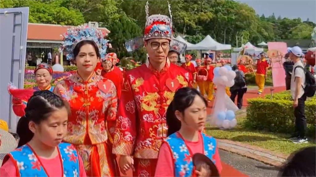 苗栗桐花婚禮登場! 「防詐宣導活動」意外促成良緣