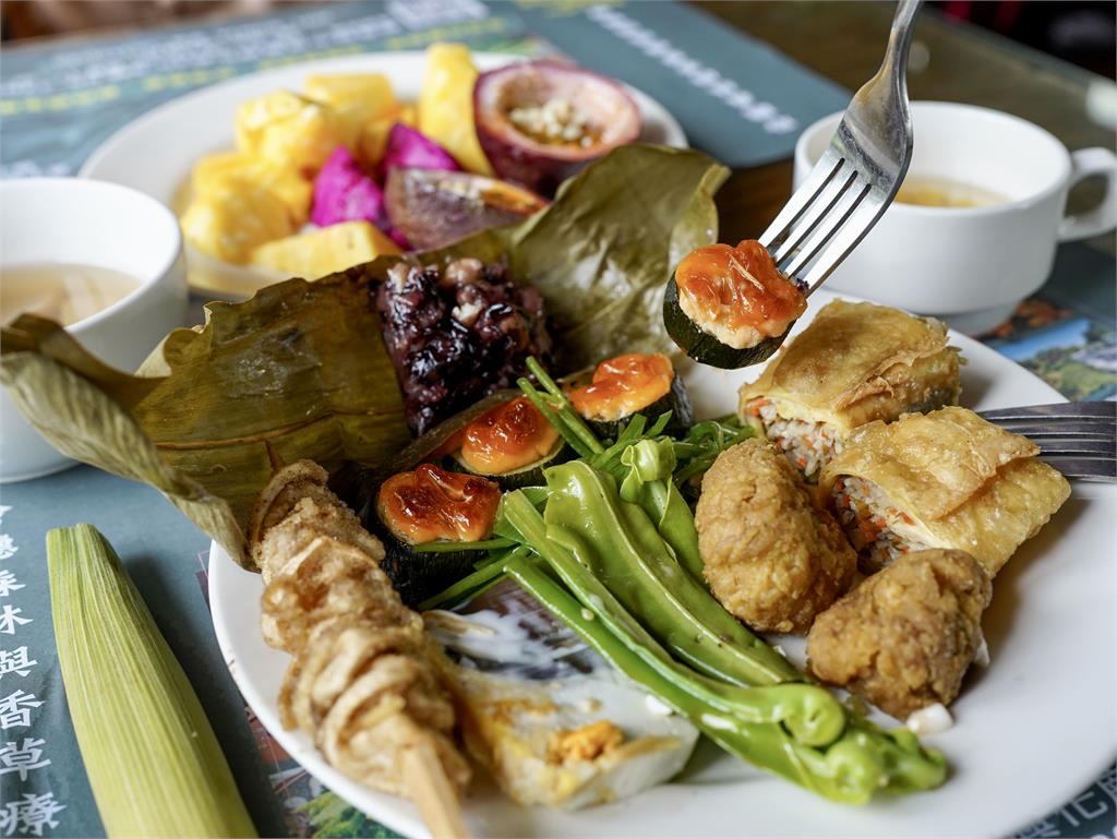 阿里山腳下親子賞螢熱點　美食×體驗×夜間生態一次玩