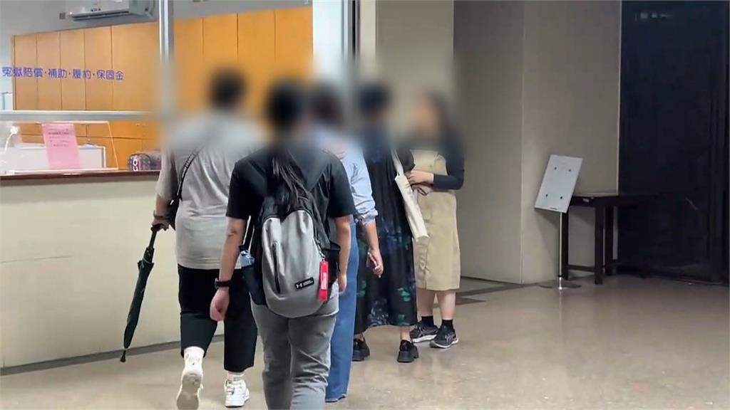 剴剴案證人跨海來台! 外籍看護曝保母「裸身罰站、餵剩菜」
