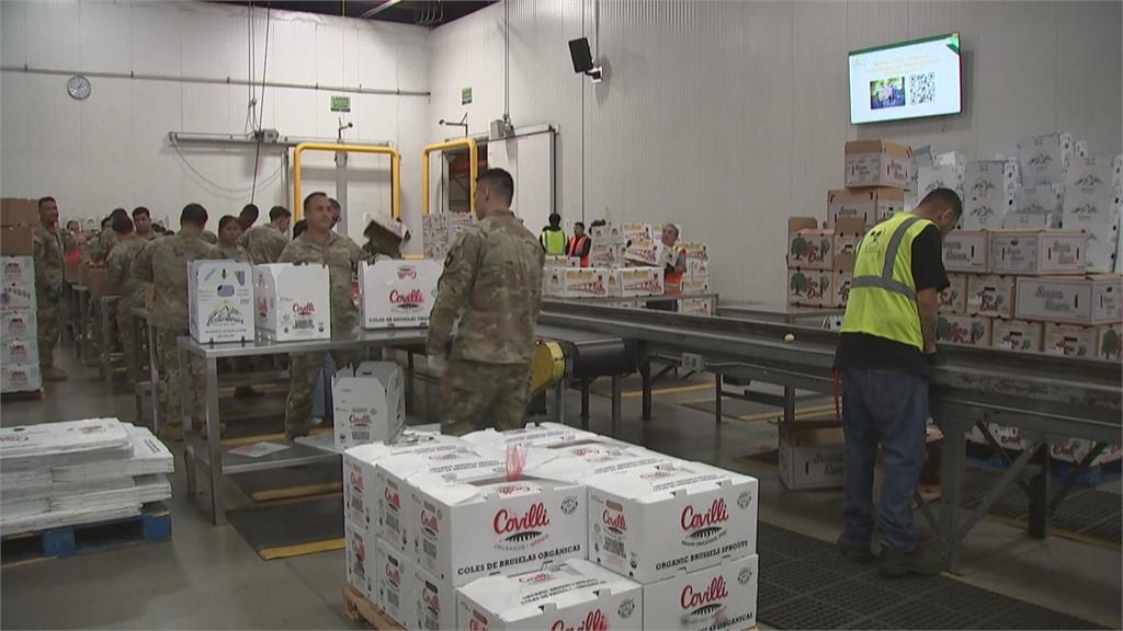 美國停發糧食券　兩黨互控讓4千萬人餓肚子　員工無薪一個月！　航空業班機取消延誤狀況惡化