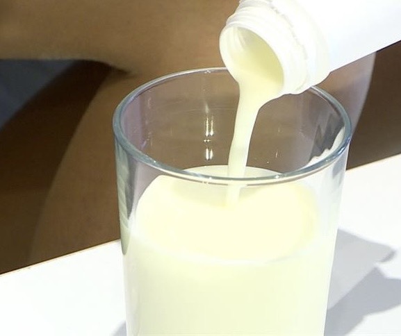 每天喝拿鐵身體卻出現「不明異狀」？醫曝「2地雷」恐致痘又腹瀉！