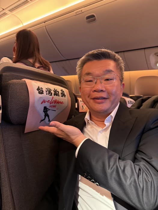 快新聞/凱旋歸國!華航送台灣英雄會員金卡、台灣尚勇勝利包 蔡其昌曝1貼心舉動