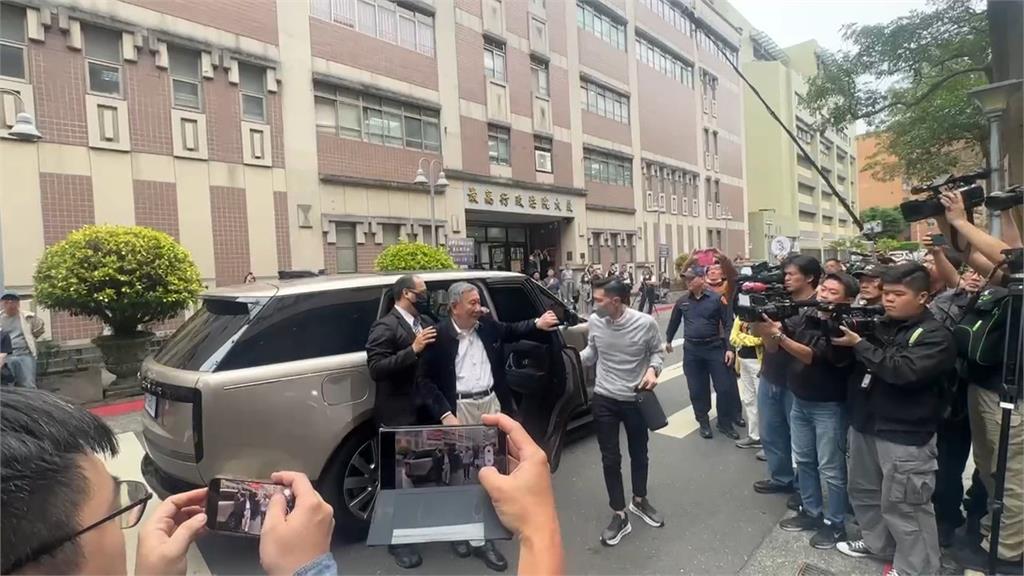 沈慶京哭窮盼拿回8千萬保金　反被法院再加保3千萬