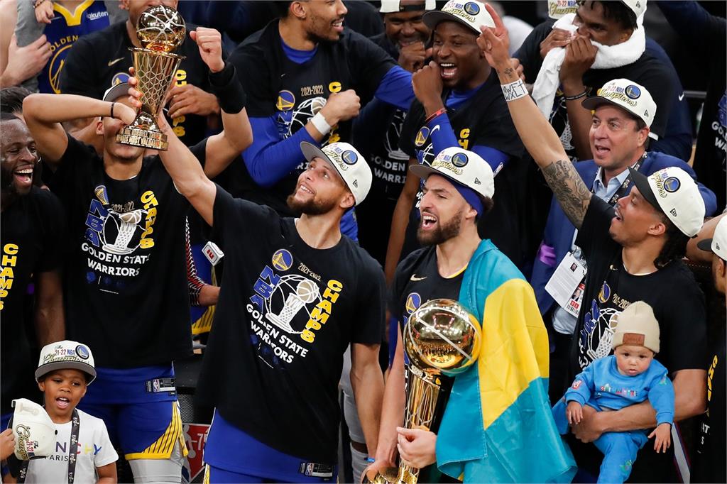NBA／勇士笑納總冠軍！8年內4度抱走金盃「隊史冠軍成史上第3」