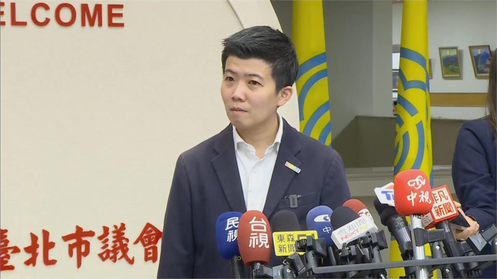 太陽花〈島嶼天光〉成嘲諷青鳥神曲！苗博雅怒轟「一群自High的人」90字開罵了