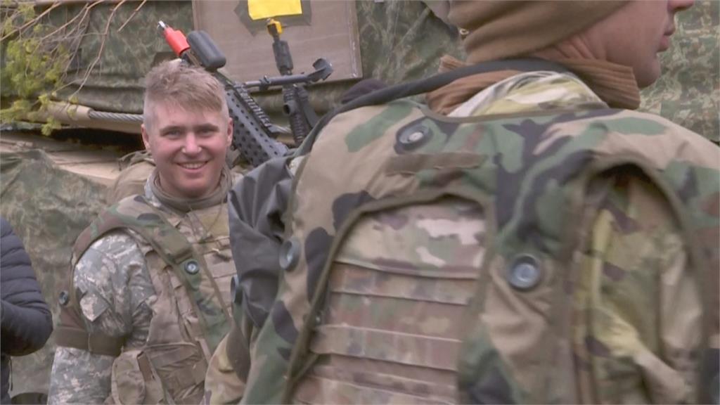 芬蘭的第一次 入北約後首度以成員國身分與英美軍演