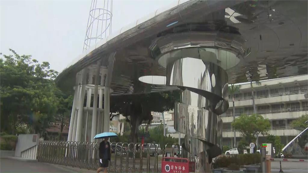 快新聞/中女中畢旅領隊性騷風波未息 台中一中師談「伸舌」失當校方致歉