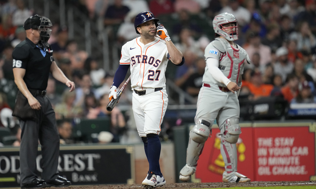 MLB(影)/阿土伯手感降溫打擊冷掉?網友當柯南找出原因:「原來是代言這款商品」