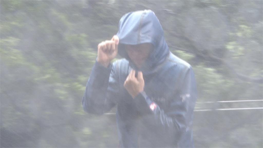 文化大學風強雨大　校方緊急宣布週三全校遠距授課
