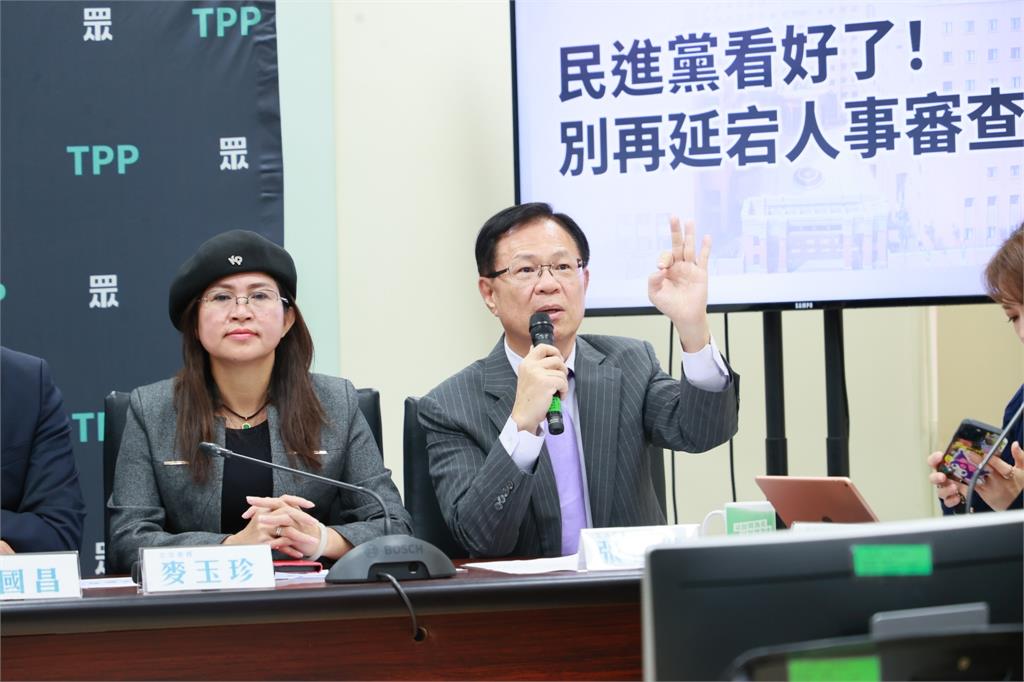 快新聞/柯文哲剃光頭!柯媽見照片就哭了 張啓楷嘆:柯有苦說不出
