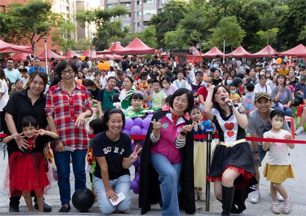 快新聞／拚做家長神隊友！出席萬聖節活動　蘇巧慧鴨子划水聆聽基層心聲