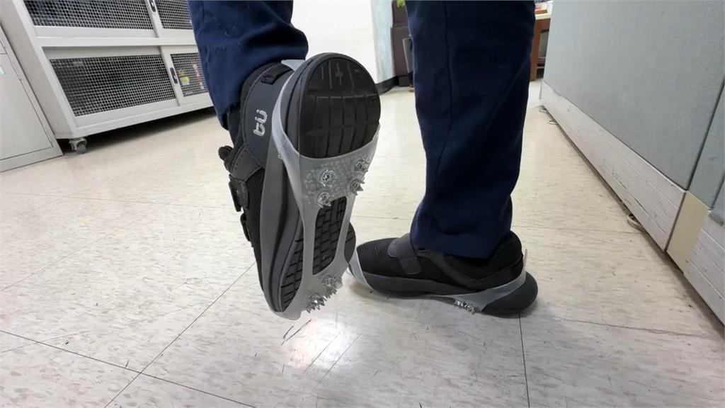 旅客圖方便　 "冰爪鞋套"登機竟遭沒收！