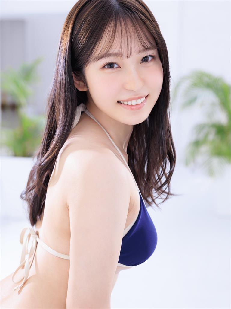 21歲沖繩「暗黑國中老師」出道!身分「不是設定」達人曝:她有證件