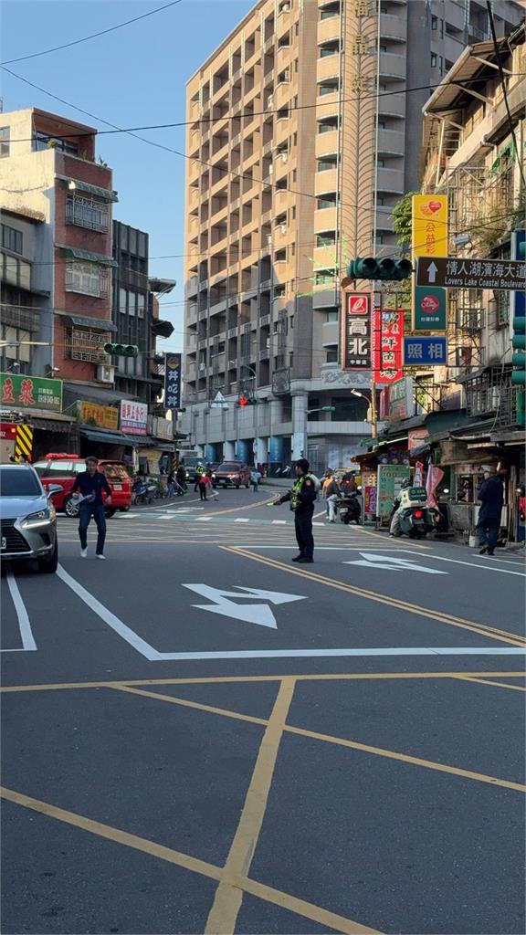 最新／慘況曝光！基隆大樓氣爆「玻璃全爆」　釀1車受損1人受傷