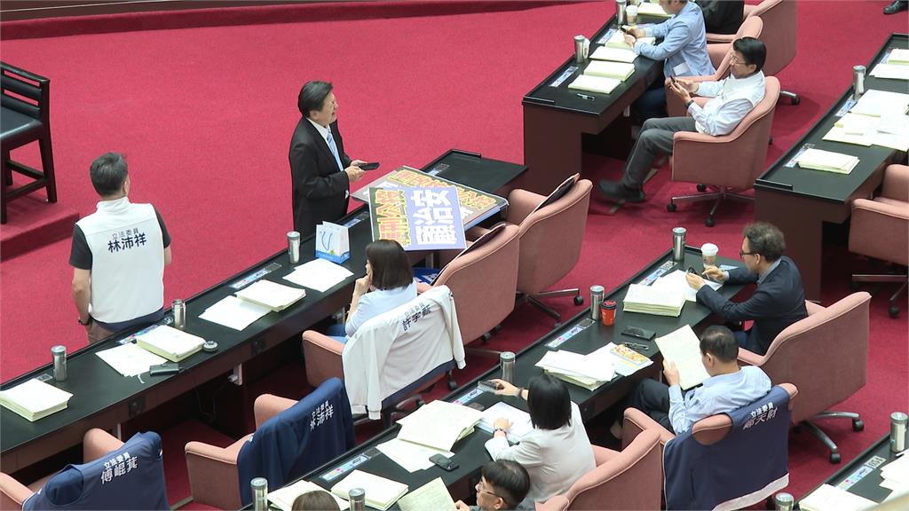 藍白大砍總預算　行政院列「七大不理性」