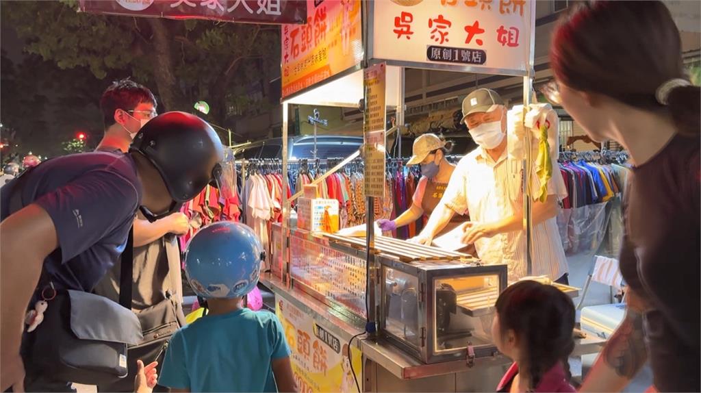 就愛這一味！夜市古早味石頭餅　近50種口味吸引老饕