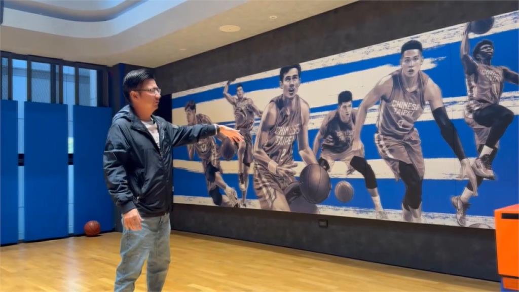 沒在怕爭議！謝典霖帶看自家豪宅　蓋10年還沒完工