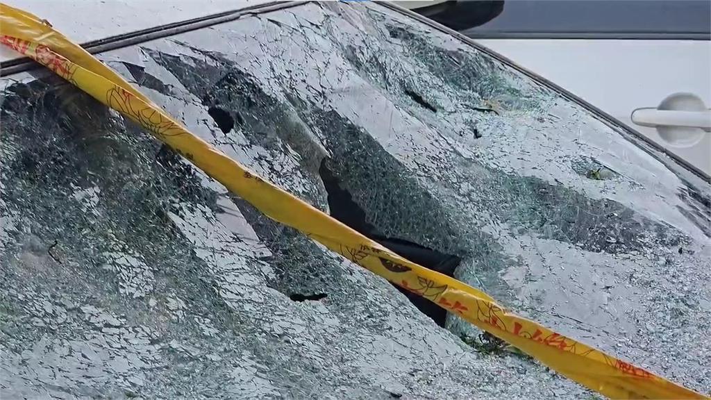 快新聞/車被砸持刀找前同事理論!身上竟搜出「毒品」 鄰居曝男子詭異行徑