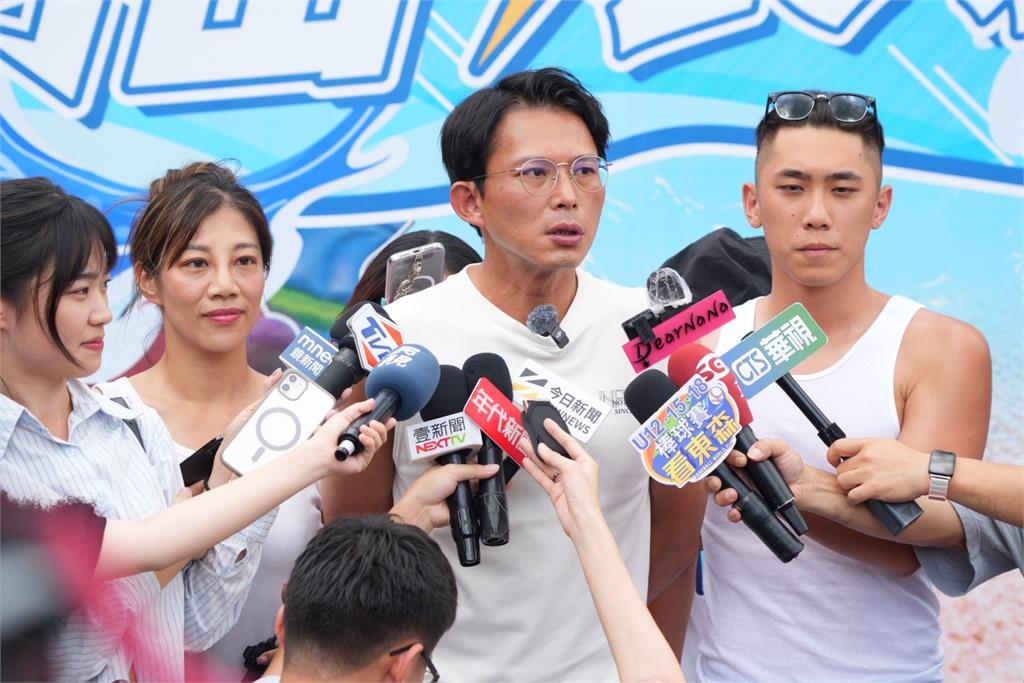 快新聞/出席水樂園活動 黃國昌一句開臭陳世軒:根本就是在對我嗆聲
