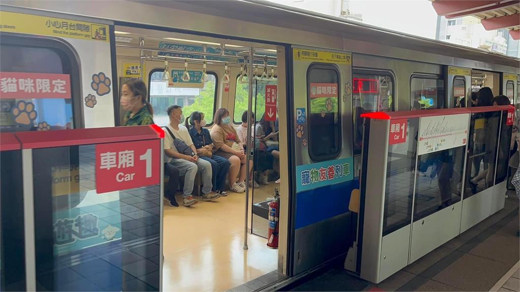 快新聞／北捷淡水信義線車廂門突故障　200旅客改搭乘後續列車